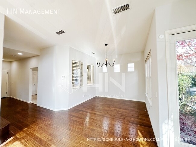 Photo - 3769 Florian St