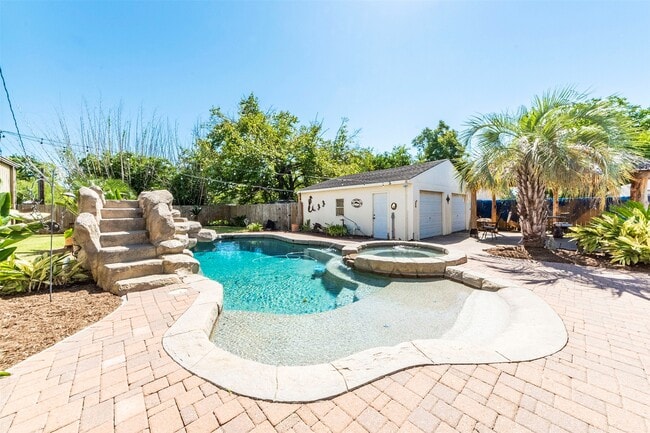 Photo - 2835 Beverly Rd