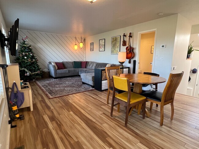 Photo - 206 Cypress Cir