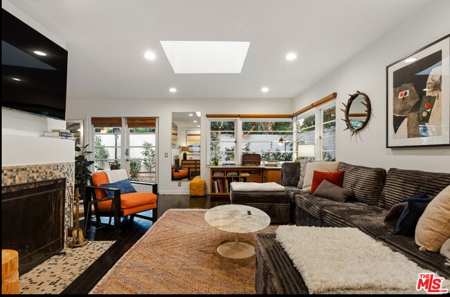 Photo - 8467 Willoughby Ave