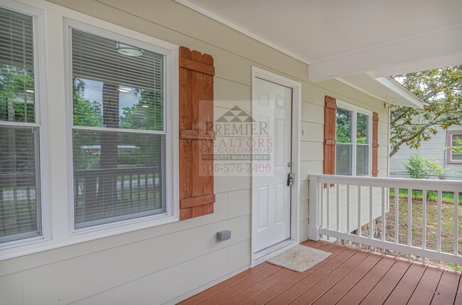 Photo - 5724 Sanford Ave
