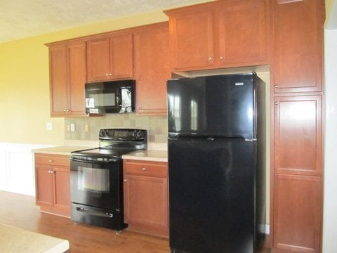 Photo - Beautiful 4 Bedroom Home with Spacious Backyard!