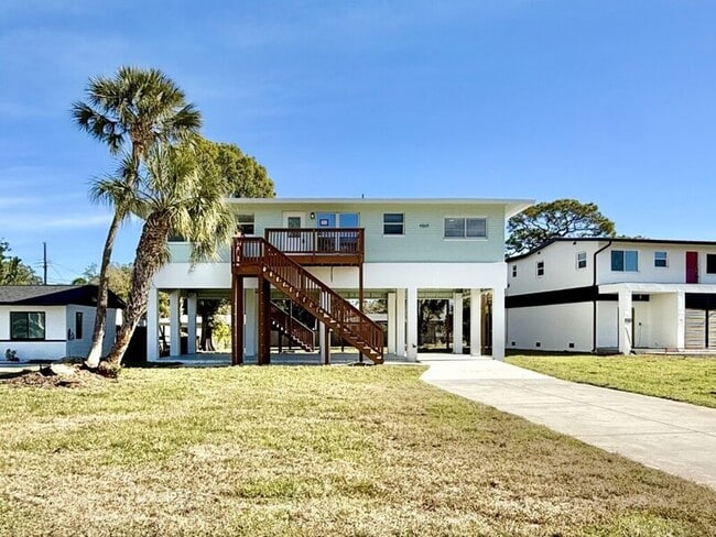 Photo - 4869 Venetian Blvd NE