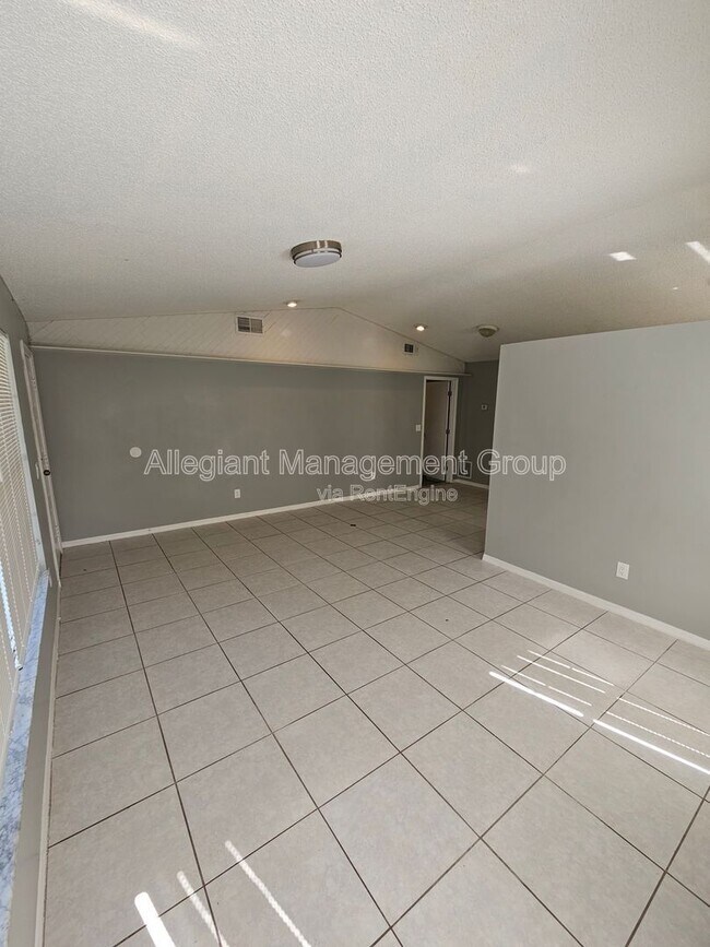 Photo - 1213 Roma Ct