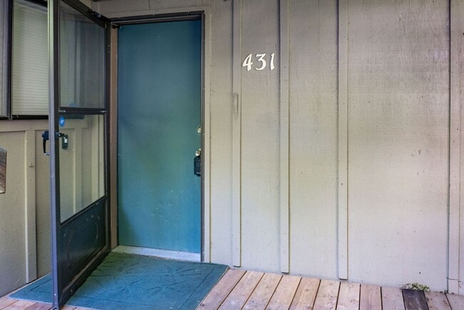 431 Stonewood Dr
