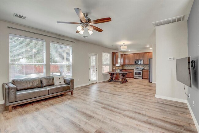 11208 Mckinney Spring Dr