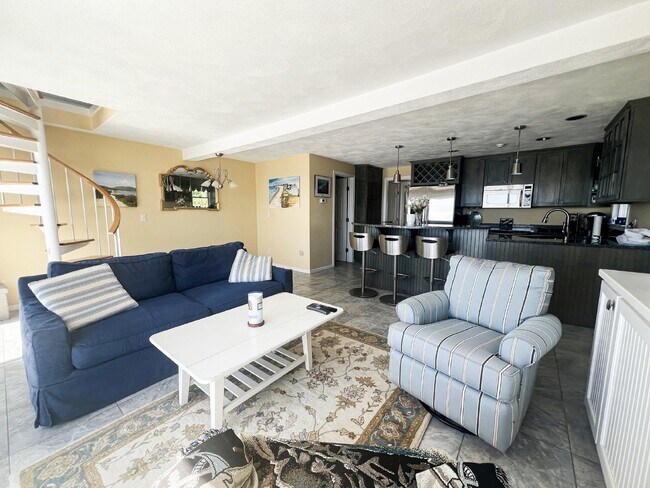 Photo - WINTER RENTAL Beach-front condo September ... Unit #5