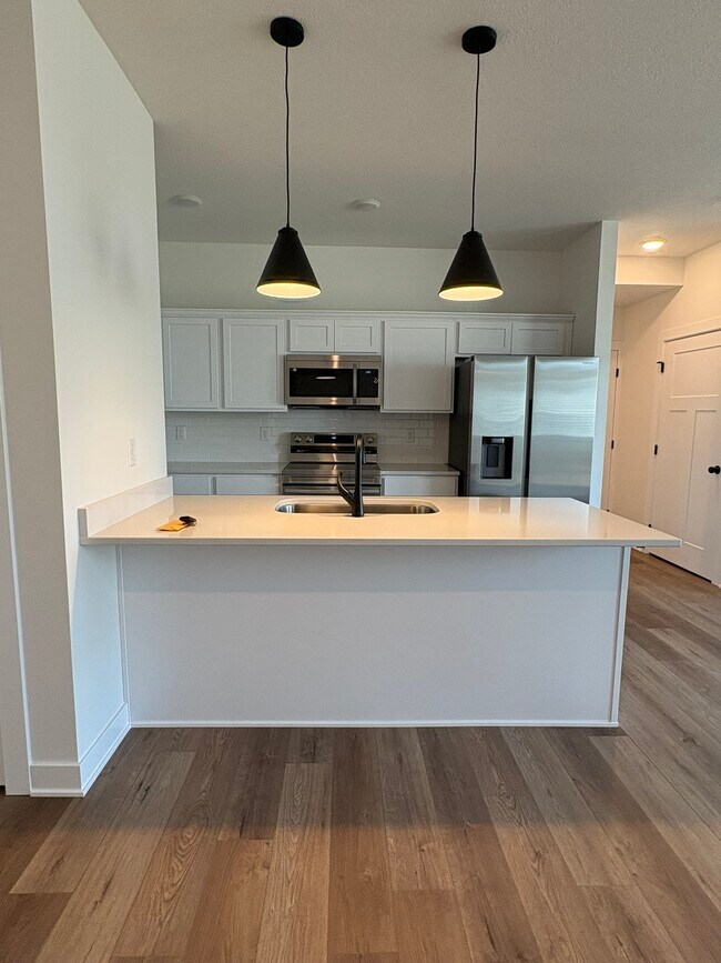220 Nw Waverly Dr