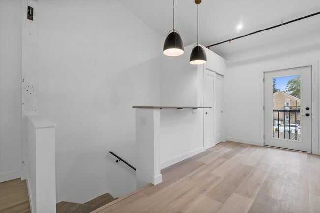 Photo - 308 Oak St Unit 201