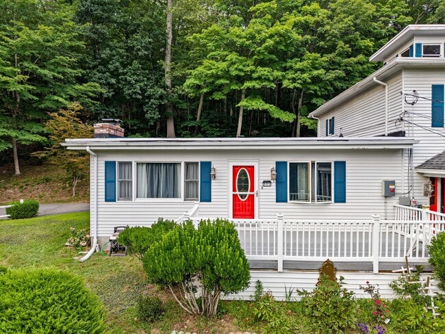 Building Photo - 331 CT-163 Unit B Rental