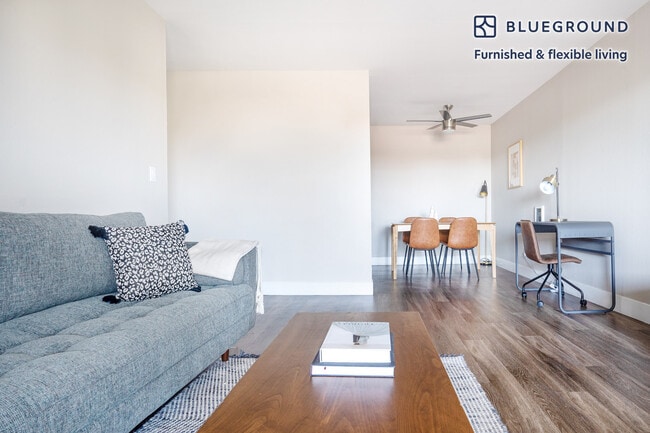 Photo - 900 E Hillsdale Blvd Unidad FL3-ID585