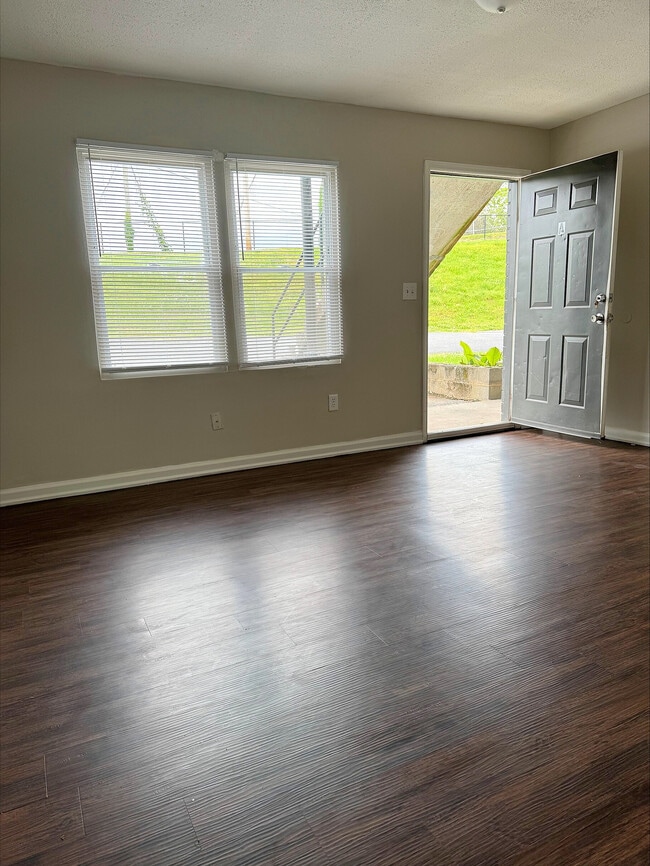 Photo - Hampton Avenue Apartments