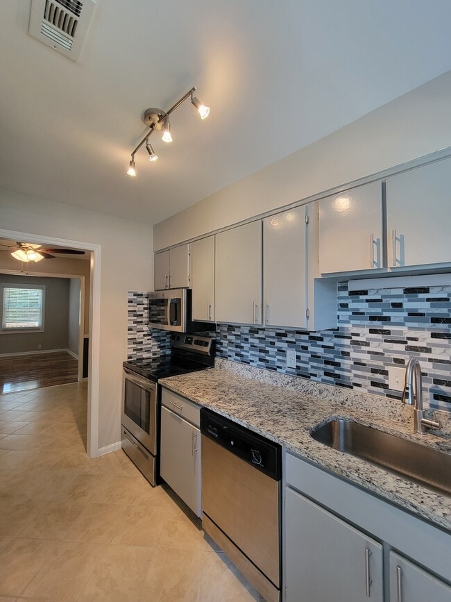 Photo - 6303 New Market Way
