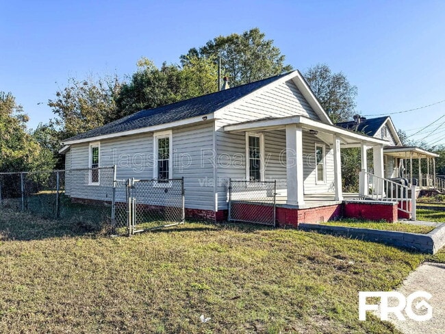 Photo - 914 Seaboard St