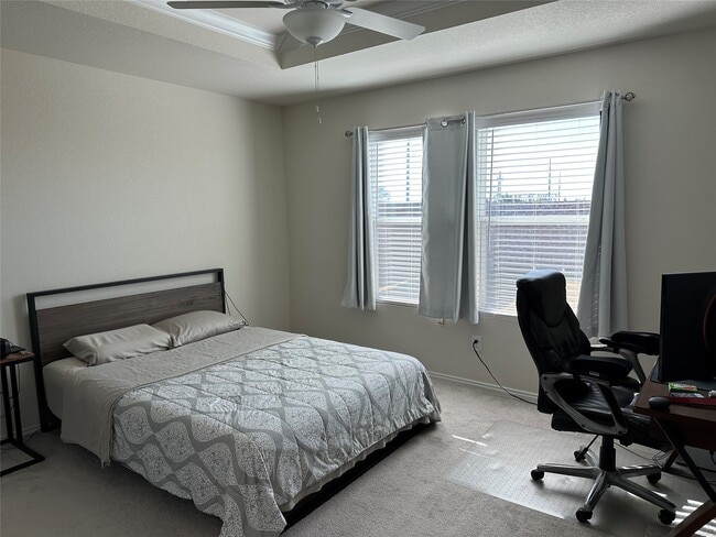 Photo - 333 Grenada Lk Dr