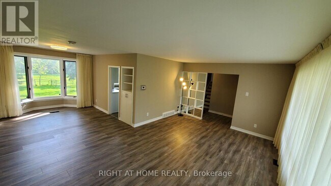 Photo - 169 Yorkview Dr