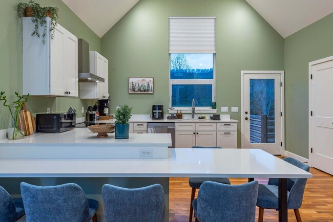 Photo - 962 Riceville Rd Unit ID1363924P