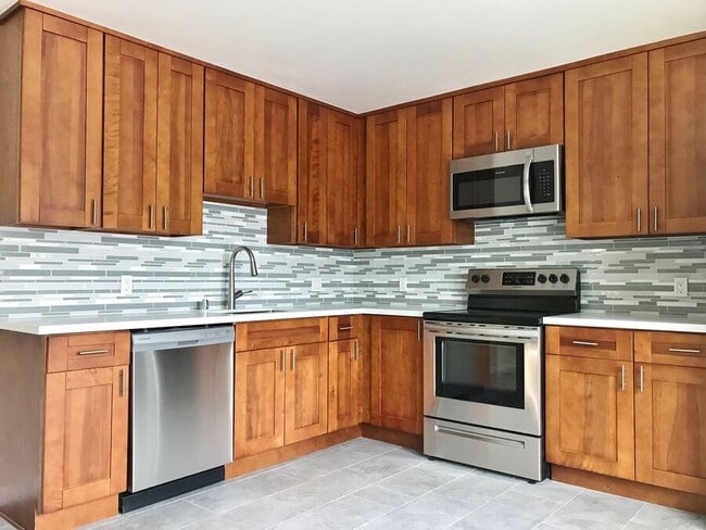 Photo - 1225 Clinton St