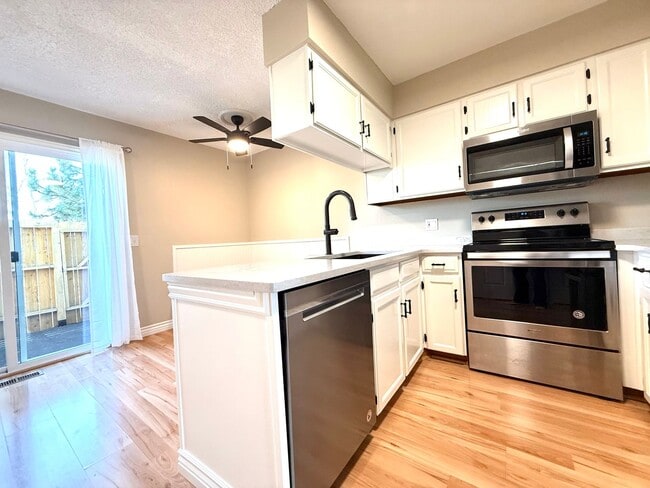 Photo - Updated 2 bed/2.5 bath townhome in Bear Creek
