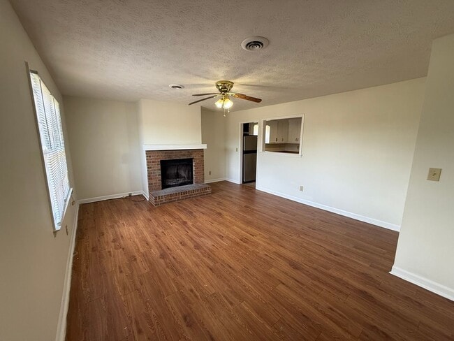 Photo - 2 bed 1 bath duplex in Bogart, just outside of Athens