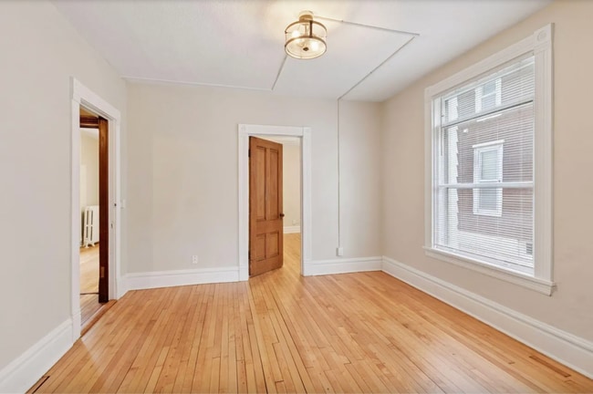 Photo - 2509 Aldrich Ave S Unit 1 - Lower