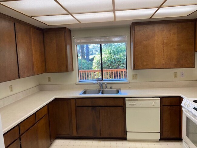 Photo - Golf Course home in Lake of the PInes