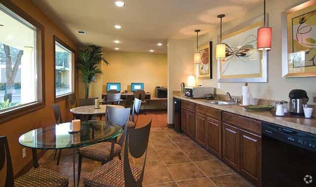 Cibercafé - The Colony