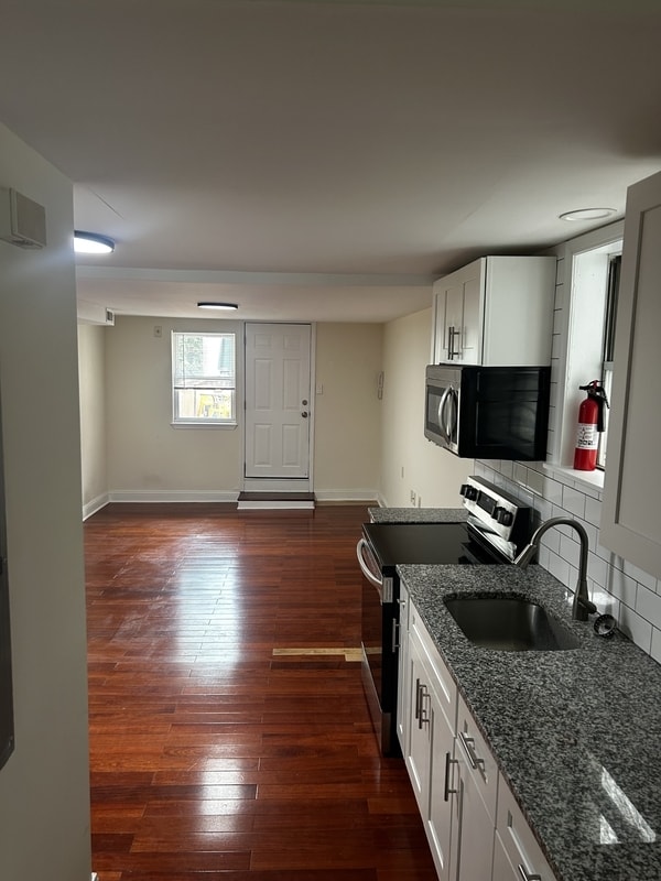 Building Photo - 1547 S 13th St