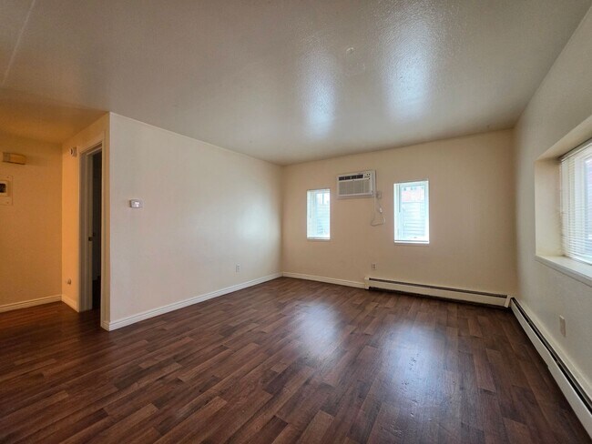 4955 Moorhead Ave Unidad A