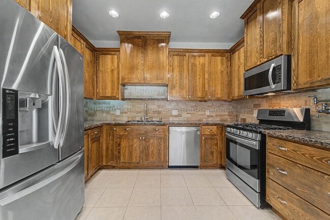 Photo - 3 bedroom 2 Bath Home MUST SEE