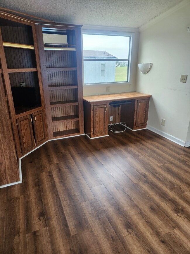 Photo - 121 Connector Rd