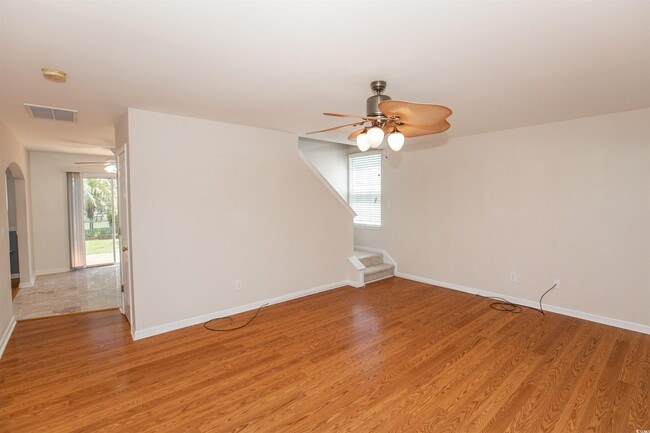 Photo - 2424 Hayseed Way