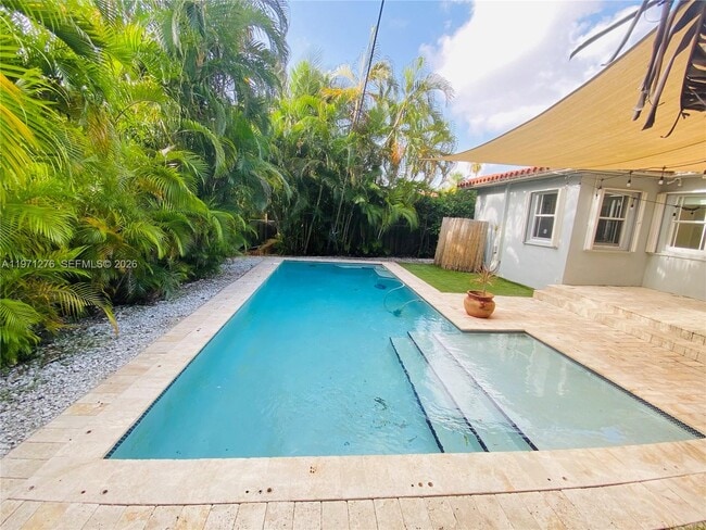 Photo - 8959 Dickens Ave