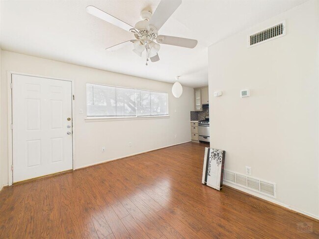 Photo - 803 W 28th St Unit 202
