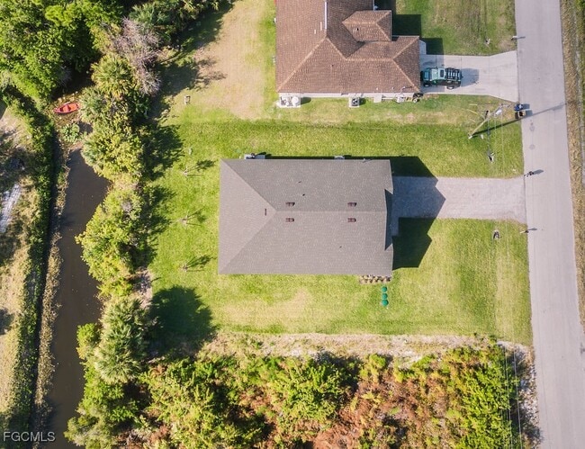 Photo - 553 Kingsbury Ln