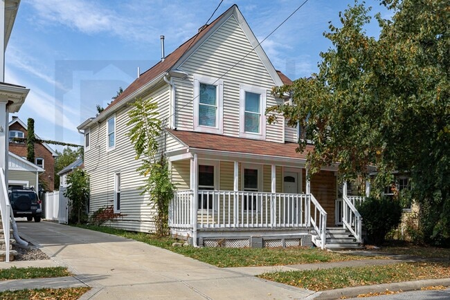 Building Photo - 1566 Winchester Ave Rental