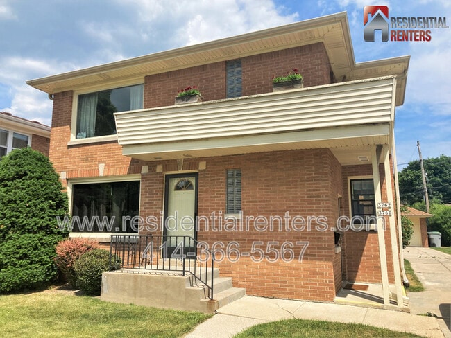 Building Photo - 3760 S Clement Ave