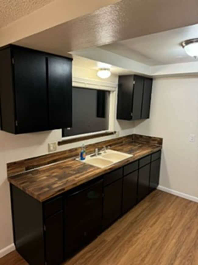 Photo - Villalpando - 1218-1222 Summers Lane PM 9-26-2023 Unidad 1222