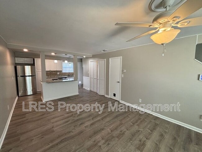 Photo - 517 Carambola Ave