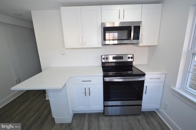 Photo - 211 E Union St Unit 5