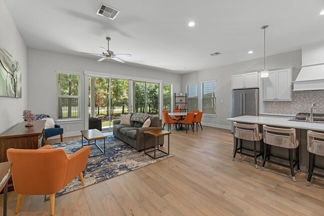 Photo - 11 Thorpe Ln