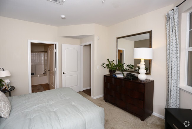 2 Br, 2 Ba-Bedroom