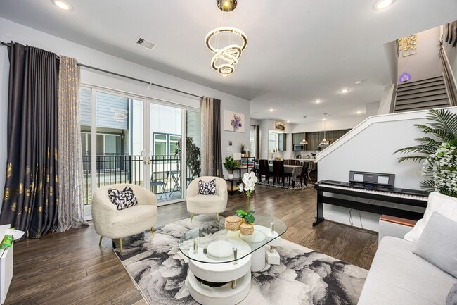 Photo - 5815 Fairdale Ln