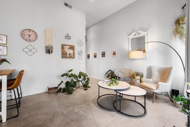 Photo - 507 Sabine St Unit 908