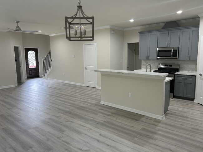 Building Photo - 9650 Champion Heavens Dr