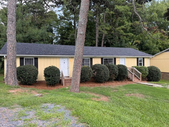 Building Photo - 646 Greenfield St Unit 646-B GREENFIELD ST