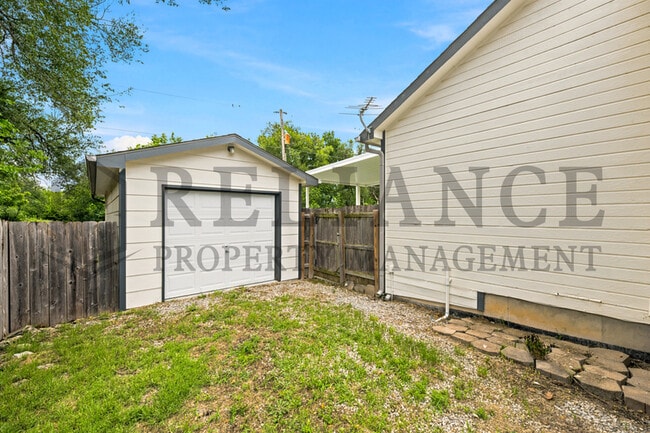 Photo - 516 N Lakeside Dr
