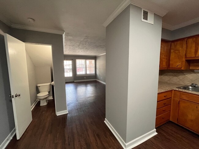 Photo - Moreland Drive Apartments