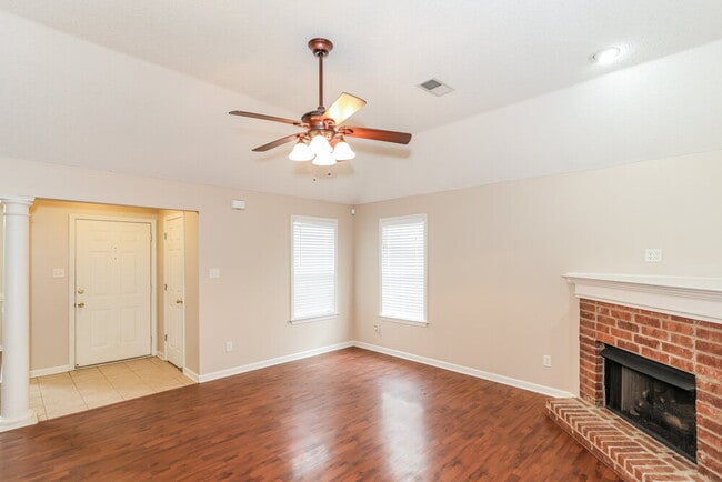 Photo - 10255 Green Moss Dr S