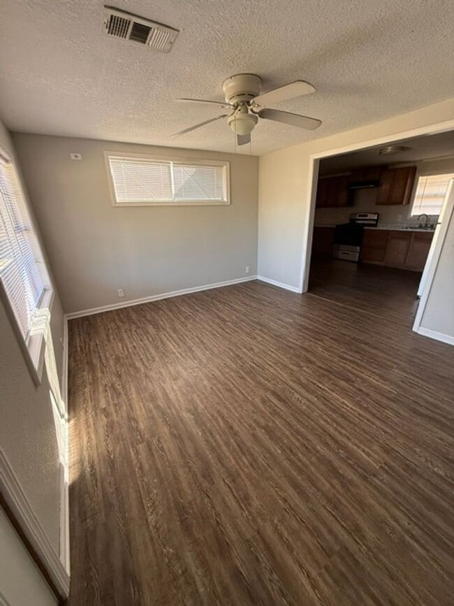 Photo - Simple & Comfortable 3 Bedroom Home in Iowa, LA with Large Yard!